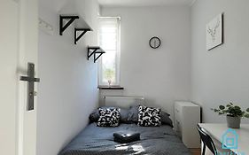 August Room - Peaceful Retreat, 10 Minutes To Gdansk Old Town & Seaside